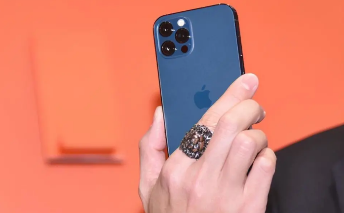 泸定苹果手机维修分享iPhone12系列重启方法教程 