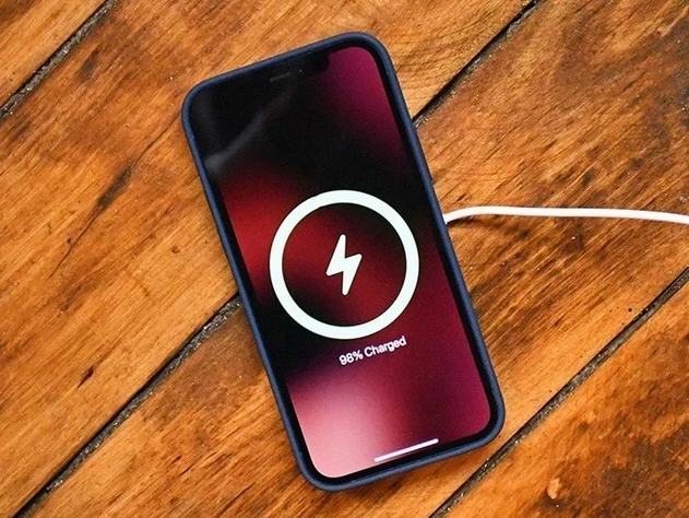 泸定苹果手机维修分享iPhone 12可以随便充电吗 